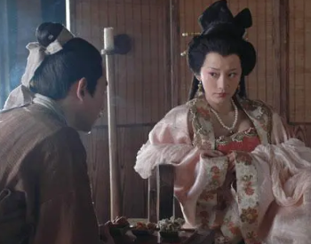 憨驸马新婚数月，为什么不曾与公主同席？