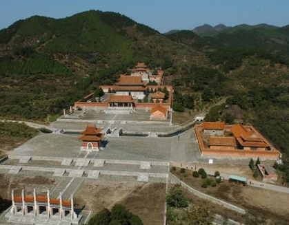 清朝皇帝陵墓：皇权与永恒的见证