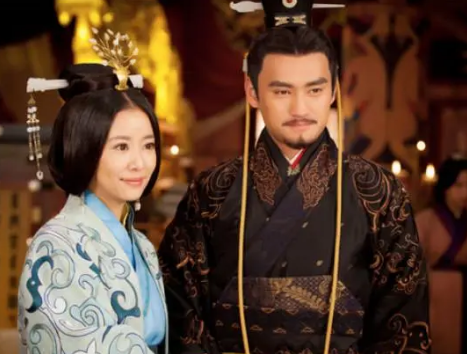 “仕宦当作执金吾，娶妻当得阴丽华”，为什么这么说？