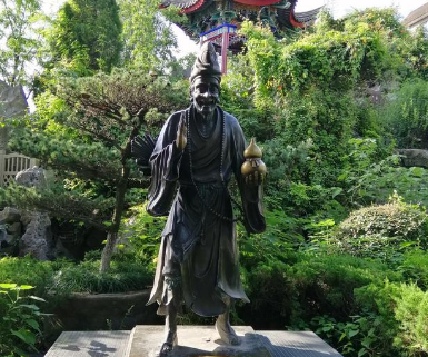 李修缘：南宋高僧，后人尊称为“济公活佛”