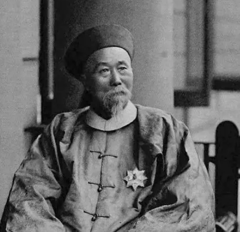 李鸿章评价：一位争议与成就并存的历史人物