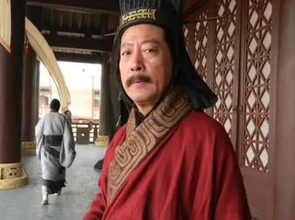 揭秘历史之谜：曹操之父曹嵩死因真相