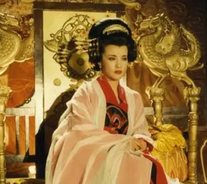武则天：中国历史上唯一的女皇帝，人生是什么样的？