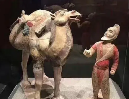 盛唐时期的丝绸之路：长安的“胡风”与“胡食”