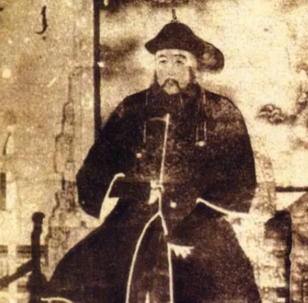 多尔衮的族籍之争：从被开除到乾隆时期的恢复