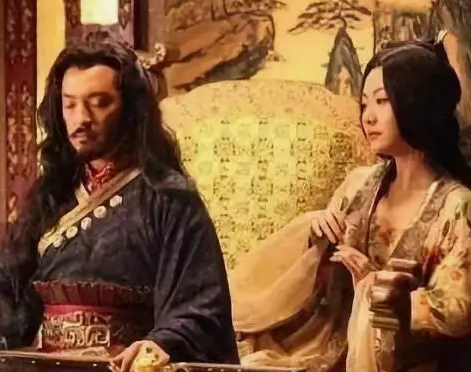 宠妃樊姬劝谏楚庄王：一位贤内助的智慧与胆识