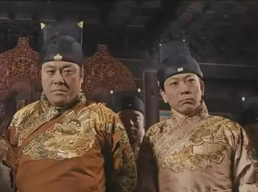 明朝为何出现严重的宦官当权现象？原因有哪些？
