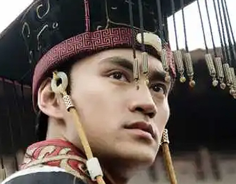 大腿压汉光武帝刘秀睡觉的“怪人”是谁？最后是什么结局？