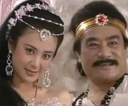 古代女性裹脚布之谜：臭与长的传说