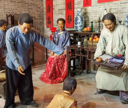 中国古代最大的“干爹”丑闻：竟为利益争当儿皇帝