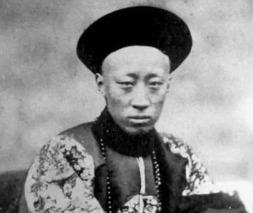 恭亲王临终前的为何告诫光绪帝要远离此人？