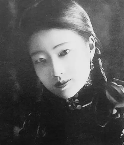 婉容与文秀，溥仪的皇后选择之谜