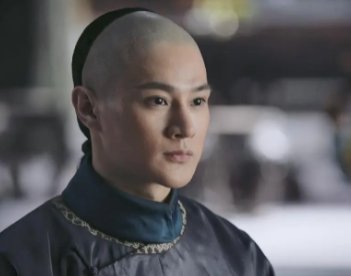 永璜作为乾隆长子，为何会被当众剥夺继位资格？