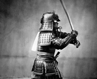 欧洲骑士与日本武士：地位差异的解析