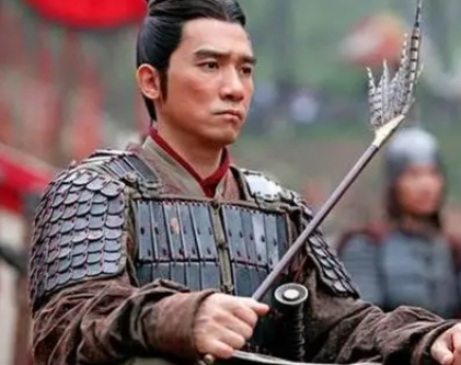 赤壁之战最大功臣是谁？没有他，周瑜不可能一战成名