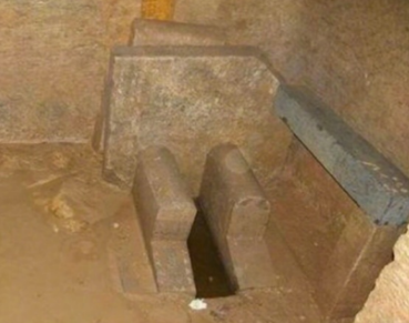 古代厕所为什么叫茅房？