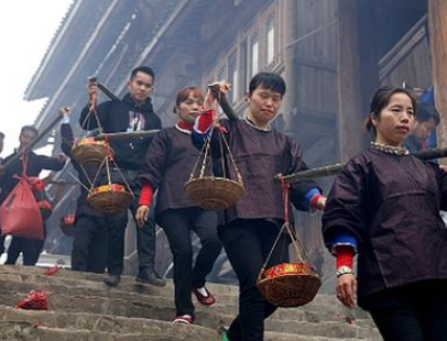 古代嫁人回门：一场穿越时空的婚礼仪式