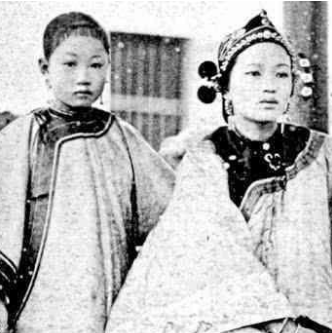 揭秘历史中的容嬷嬷：从宫廷职位到文化符号