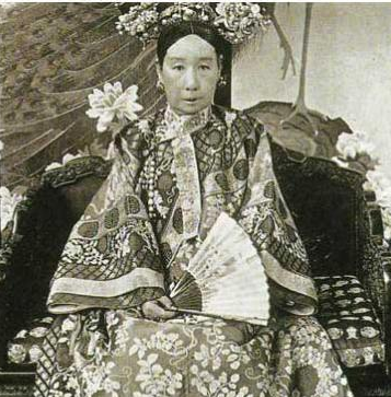 李莲英与慈禧：忠诚侍从与权力