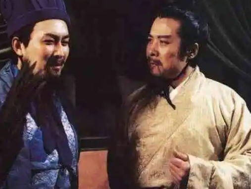 刘备的统一之梦：对诸葛亮与关羽的封赏与否