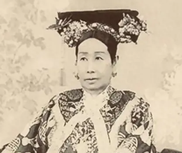 清朝末年的宫廷关系：慈安太后与慈禧太后的关系及子女问题