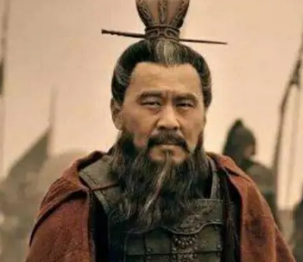 历史解读与人物剖析：以“曹操为何屡屡收纳他人之妻”为核心的探讨