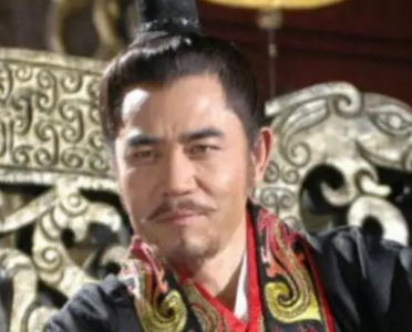 中国历史上的皇帝与现代营长角色的适配探讨