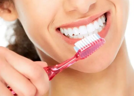 口腔卫生的守护者：正确的牙齿清洁方法