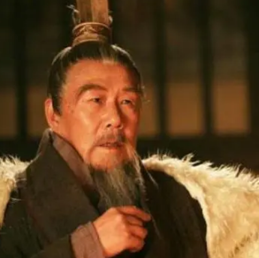 追溯冠军甘龙的家族渊源：秦桧后裔的身份探索