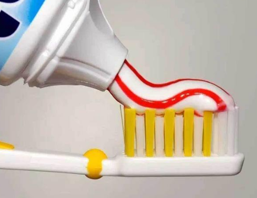 牙膏的多种神奇用途：除了刷牙，你还知道哪些？