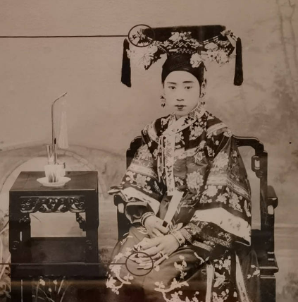 满人如何统治清朝：历史与策略的交织
