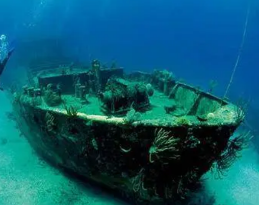 揭秘四大沉船宝藏：海底深处的未知奥秘