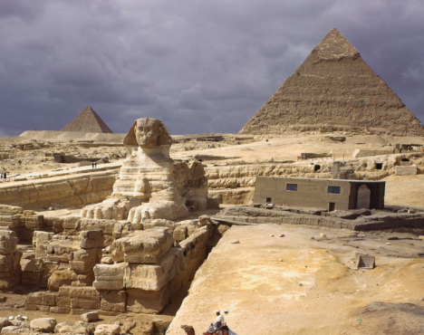 探秘埃及胡夫金字塔的建造过程