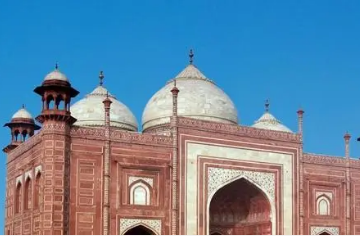Taj Mahals fate and the sacrifice of motherhood