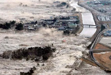 海底地震的恐怖后果：探讨地震海啸的破坏力