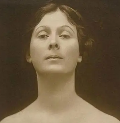 伊莎多拉邓肯对现代舞的贡献：历史背景与个人成就