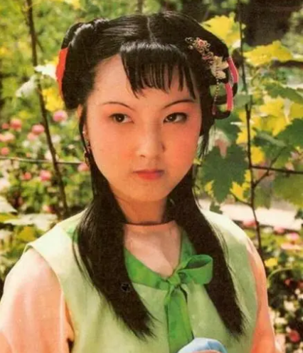 红楼梦中芳官的命运解析：从繁华到落幕