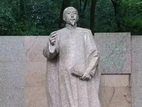 厉鹗的文学成就与代表作