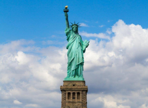 自由女神像：自由与民主的永恒象征