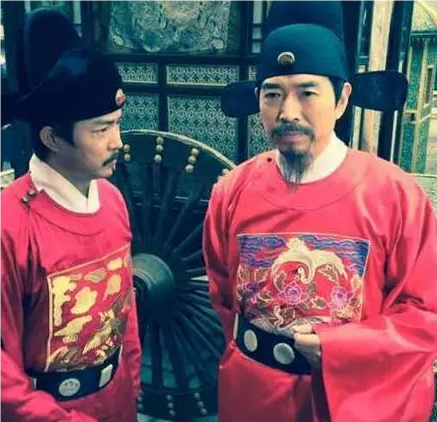 首辅与丞相：古代政治体制中的职位辨析