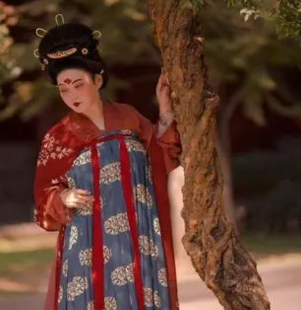 唐朝审美观念中的“以胖为美”现象探析