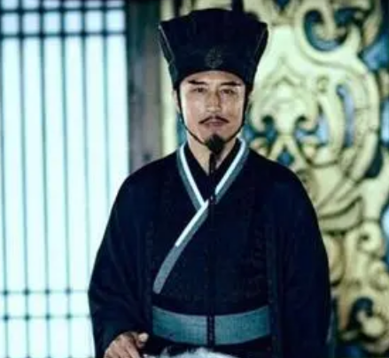 智谋与忠诚：诸葛亮收服姜维的历史解析