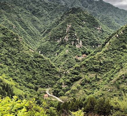 地理与战略的交汇点：探索子午谷的险峻之路