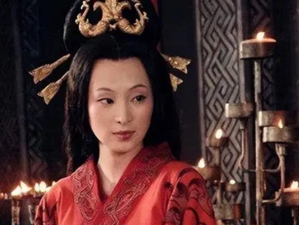 东汉阎太后：从小官之女到把持朝政的传奇人生