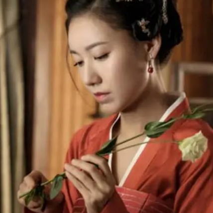 古代正妻被休与子嗣身份的转变：历史背景下的家庭与社会影响