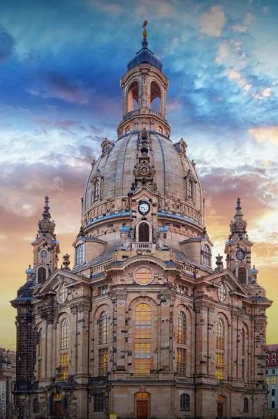 探索建筑之美：世界三大建筑风格的概述