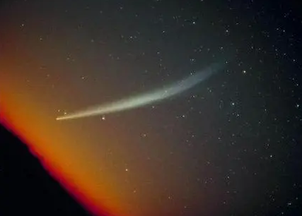 天际的漫游者：探索史上最早记录的哈雷彗星