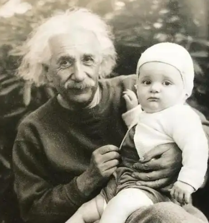 爱因斯坦孩子精神健康状况探析