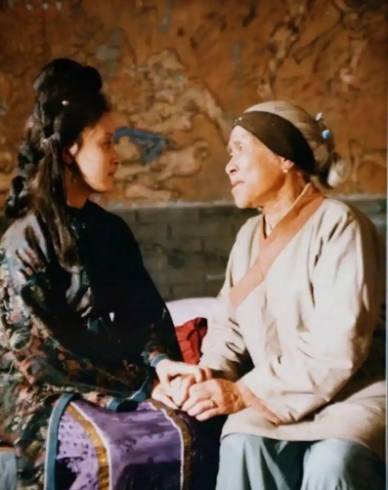 刘姥姥最后的义举：救贾家巧姐一人，却意义深远