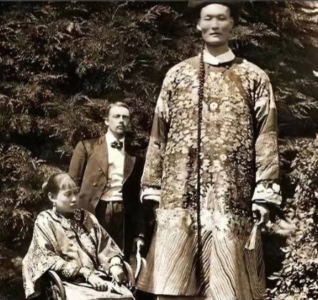 清朝第一巨人詹世钗：身高三米背后的传奇与真实